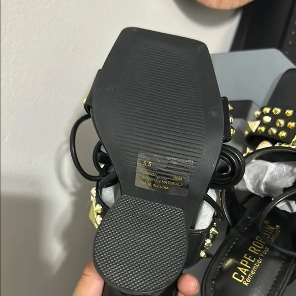 Cape Robbin Black and Gold Heels with Statement Chains - Picture 4 of 5